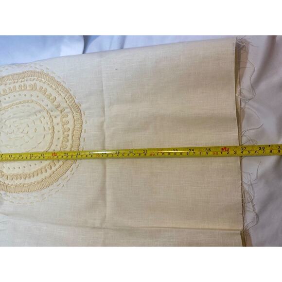 Vintage Needlepoint Tablecloth Project To Finish - Picture 14 of 16